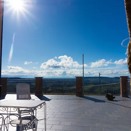 La Buonora Bed & Breakfast Sinio